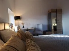 Dom w Sadzie Frydrychówka