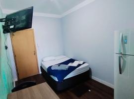 Kitnet12 em Salto Espaço Inteiro para Sua Estadia, ξενοδοχείο σε Salto