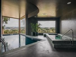 Haven Nature Hotel & Villas, hotel with hot tubs in Batalha