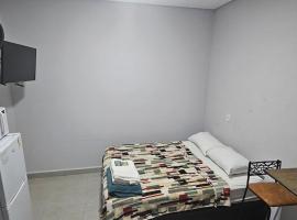 kitnet 6 Paulista Douglas · Loft 6 Espaço Inteiro em Frente ao PQ Ecológico, hotel em Indaiatuba