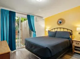 Charming 2 Bedroom Near Downtown - Rose Tree 1