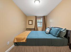 Cozy Two Bedroom in Brooklyn, hotel in Brooklyn