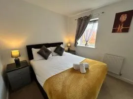 Kingsway House - Spacious 4 Bed Home From Home in Derby