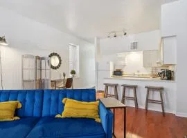 Charming Soulard Retreat with Historic Character near Baseball Stadium apts