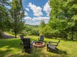 Secluded & Private Retreat- Hot Tub, Fire Pit, Near New River State Park
