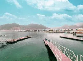 The View Luxury Villa with marina access, free ka yak and private pool - Al Dana Island Fujairah
