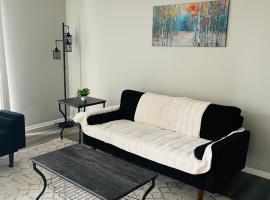Pet-friendly 1br Condo Free Parking, Discount!, condo in Cheltenham Village