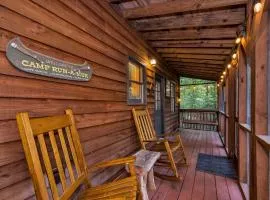 2 Bd Cabin with Hot Tub, Direct Hiking Trail to New River