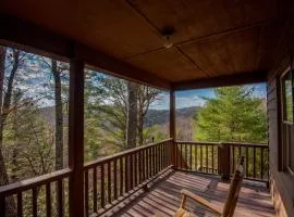 HappiNest- Hot Tub, Fire Pit, Mountain Views