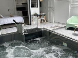 Obuncoeur avec spa, Hotel in Le Gosier