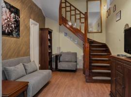 Interbelic Villa near Old Town, koča v Bukare&scaron;ti