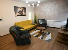 Cristal Palace Suites 004