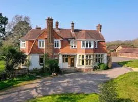 Arnewood Manor