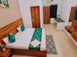 Hotel The Vrindavan Rooms BY SILVER-KEY