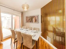 Free Parking 4-Bed Fully Equipped Home