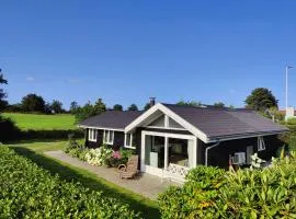 Charming Holiday Home Near The Beach