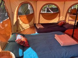 Lago Amor del Valle Glamping Súper, ξενοδοχείο σε San Antonio de las Minas