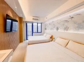 Hotel-Like Staycation 4 near MOA with WiFi & Netflix