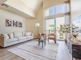 2BD Marina Condo Near Venice Beach, Pool & Free Parking