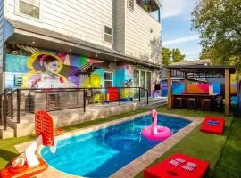Rooftop Karaoke W City Views, Hottub, Pool, Games