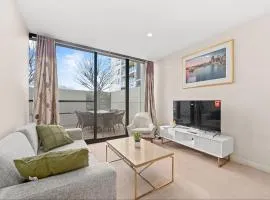 Spacious 3-Bedroom Apartment with Lifestyle Amenities Lyneham