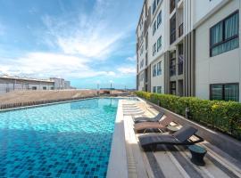 C237 Brand New 1BR Condo Pool Gym Near Beach, hôtel à Ban Thalat Choeng Thale