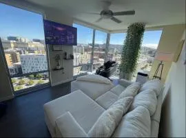 Skyline & Ocean Views I Faith Filled SF Stay Gym