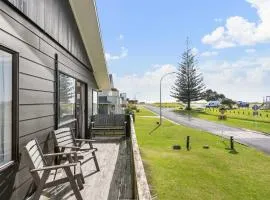Reserve View Retreat - Waihi Beach Holiday Home