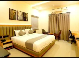 P A R K Guest House ! Premium Rooms With Family Retreat