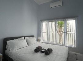 Lodge Cave Inn, hotel i Bathnāha