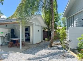 2 Mins from Beach Bliss Cabin Langkawi 2PAX