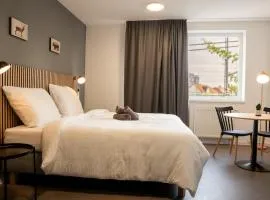 N12 Bright and cozy apartment with AC and parking