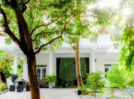 86 Villa Trincomalee, hotel near SLAF China Bay - TRR, Trincomalee