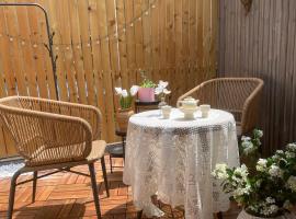 Shanghai Hills&Well-time Scandi Loft with Terrace Near Line2 Jing'an Temple