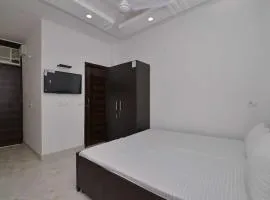 Hotel O Sector 4 Manraj Complex Gurugram
