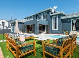 Luxury Family Villa - Big Bay - Blaauwberg Beach