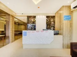 Super Townhouse OAK Seventy Seven