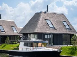 Svencelės Salos Canal Villa