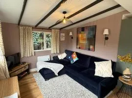 Robins' Rest - 22 Caer Beris Luxury Lodge Park NEW Sleeps 6 Riverside Reteat