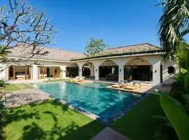 MerSea Villa -Brand new Balangan beach -luxurious 4 bdr with huge pool