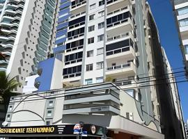 30m da PRAIA, Climatizado e Wi-Fi, kh&aacute;ch sạn ở Balne&aacute;rio Cambori&uacute;