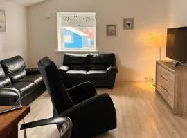 Charming Apartment by Harbour 2 Min to Shops
