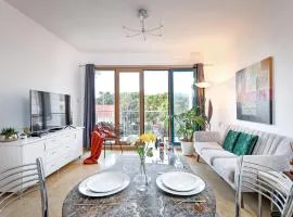 Deluxe 2BR Apt w Pool in Historical Jaffa