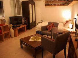 Benny's Studio, hotel i Bet H̱anan