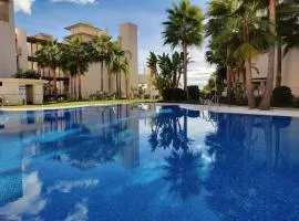 Luxury 2 bedrooms, Private Heated Pool - EHHouse
