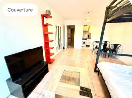 5mn aéroport de Genève - parking gratuit - ONU CERN, hotel in Ferney-Voltaire