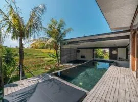 Ricefield view 3BR designer Villa 1 min from beach