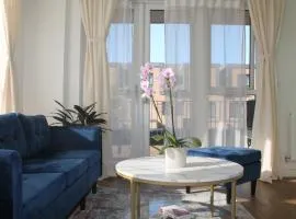 Modern 2-Bedroom Flat with Balcony