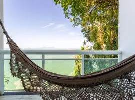 Loft em condominio com mar em Mangaratiba