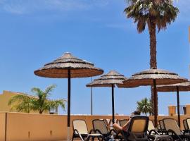 Estréla da Luz Valerie studio enjoy gym and indoor pool, hotel di Luz